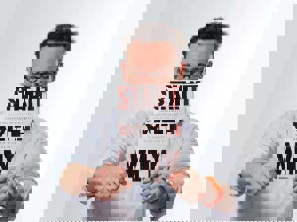 simon sinek: Алтын шеңбер: Сыртынан ішіне емес, ішінен сыртына қарай ойлау