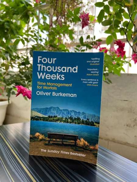 Oliver Burkeman: Тиімділік парадоксы: Неге біз ешқашан «бәріне» үлгермейміз?