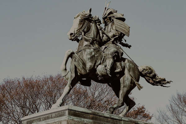 Yamamoto Tsunetomo: Сөзді саралау өнері: Аз сөйлеудің практикалық пайдасы