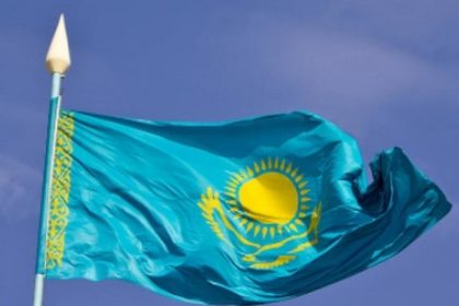 Көк тудың желбірегені