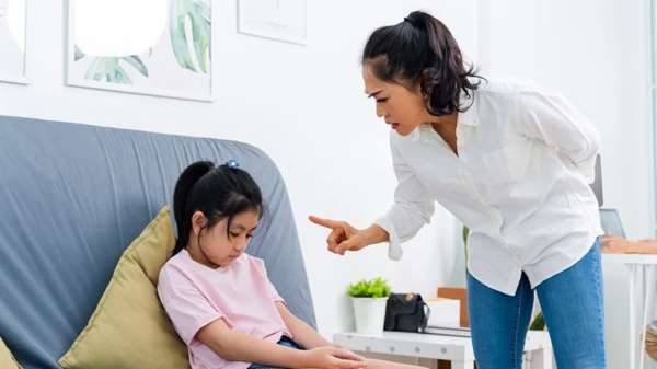 Hunter Clarke-Fields, MSAE: Хантер Кларк-Филдс: Маман мен Ана бейнесі