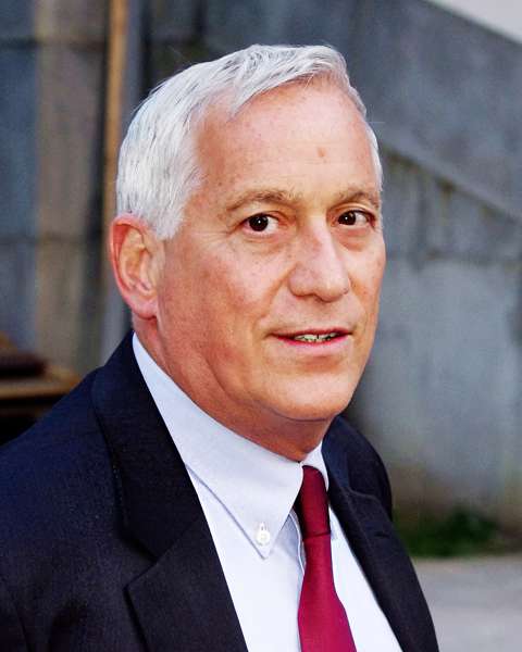 Walter Isaacson: Марсқа жол: Қайшылықты тұлғаның жаһандық миссиясы