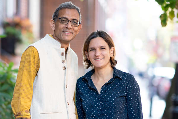 Abhijit V. Banerjee and Esther Duflo: Жабысқақ нарықтар және қиын шешімдер