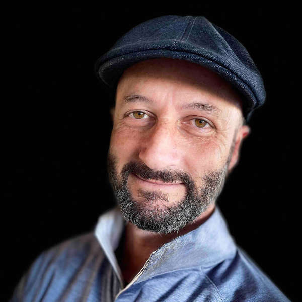 Michael Vlismas: Ақпараттық шуды қалай сүзу керек: Масктің медиа-бейнесін тану