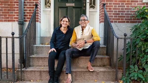 Abhijit V. Banerjee and Esther Duflo: Бесіктегі «Хедж-қор басқарушысы»: Тірі қалудың күнделікті стратегиясы