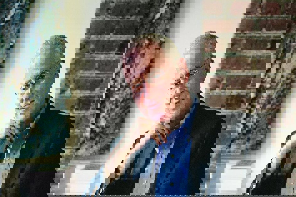 Америка рухының тереңіне бойлау: Рон Черноудың Марк Твен әлеміне саяхаты