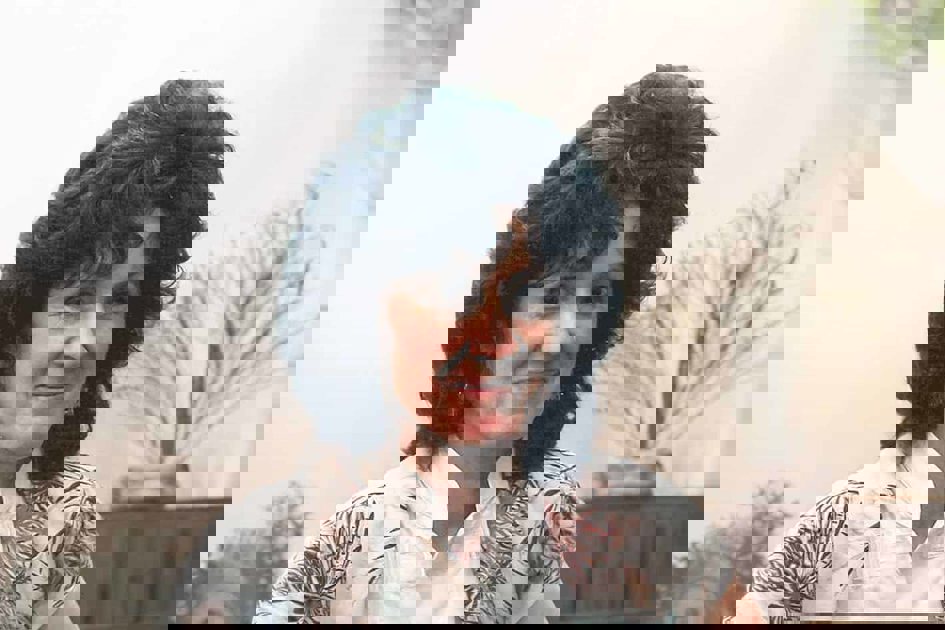 Махаббаттың ғылыми коды: Сью Джонсонның эмоционалдық революциясы мен байланыс философиясы