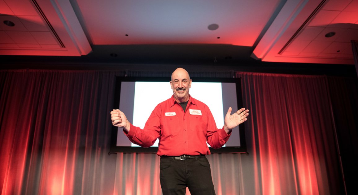 Сатудың қызыл дәптері 2026: Неге адамдар сатып алғанды ұнатады, бірақ сатқанды жек көреді?