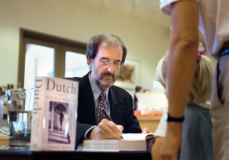 Edmund Morris жайлы жаңа талдау